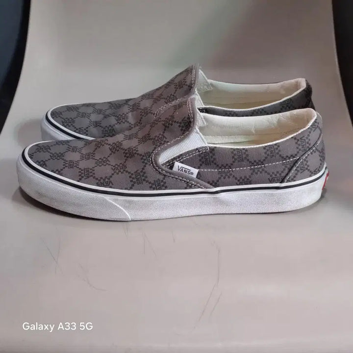 [BUNJANG] Vans Monogram Classic Slip-On Shoes / 반스 모노그램 클래식 슬립온 270mm