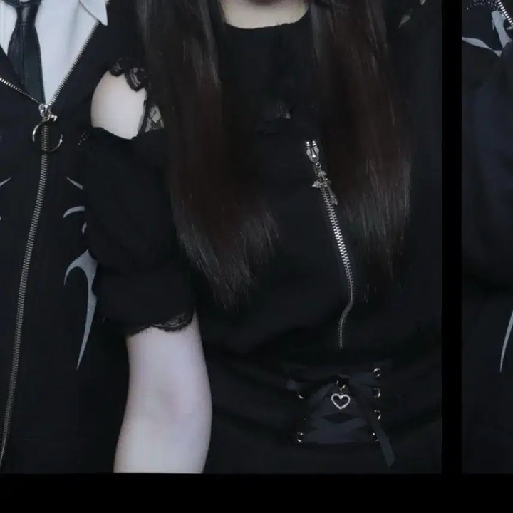 [BUNJANG] Maz Off-Shoulder Blouse Black / 마즈 오프숄더 블라우스 블랙 상의 지뢰계 양산형 양지뢰