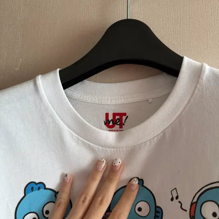 [BUNJANG] Uniqlo Sanrio Hangyodon White Short Sleeve T-Shirt UT / 일본 유니클로 산리오 한교동 흰색 반팔 티셔츠 UT GU