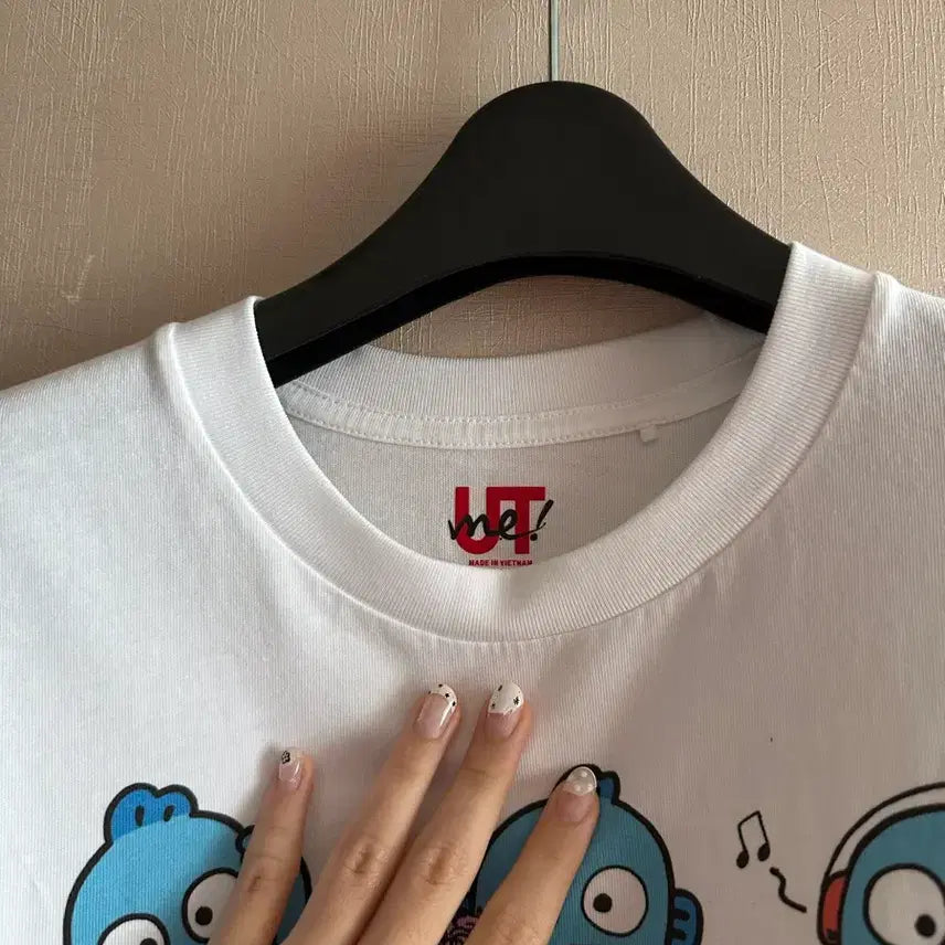 [BUNJANG] Uniqlo Sanrio Hangyodon White Short Sleeve T-Shirt UT / 일본 유니클로 산리오 한교동 흰색 반팔 티셔츠 UT GU