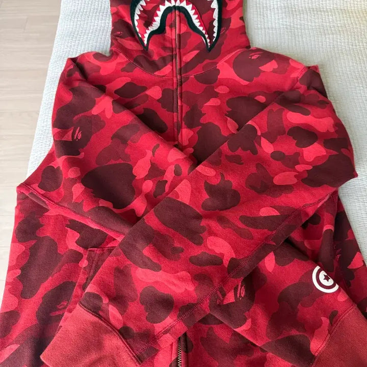 [BUNJANG] BAPE Shark Hoodie Zip-up Jacket / 베이프 샤크 후드 집업 판매 교신 봅니다