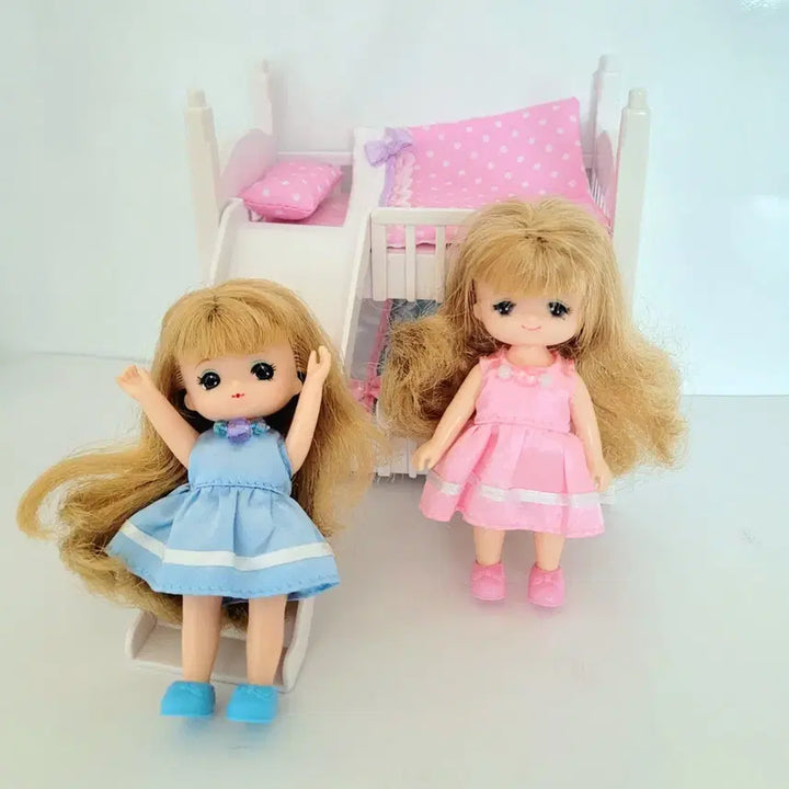 [BUNJANG] Takara Tomy Licca-chan Little Licca Miki Maki Doll and Bunk Bed Set / 타카라토미 리카짱 쌍둥이 동생 리틀리카 미키 마키 인형 이층침대 세트