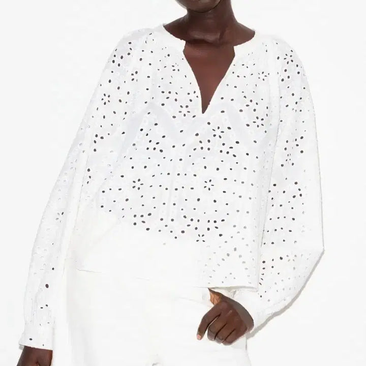 [BUNJANG] H&amp;M Embroidered Blouse White L / 화사한 화이트 컬러의 H&amp;M 자수 블라우스