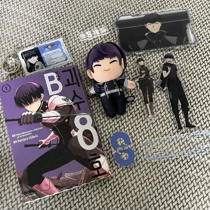 [BUNJANG] Kaiju No. 8 Soshiro Hoshina Goods Bundle / 일괄 괴수 8호 호시나 소우시로 만화책 스탠트 굿즈