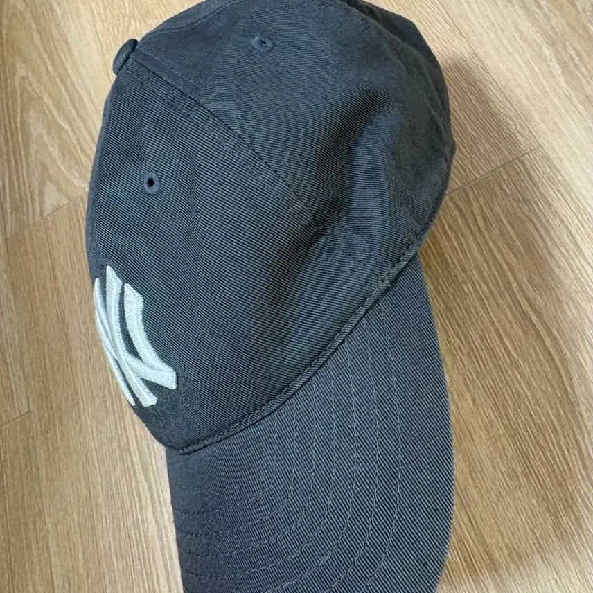 [SOLD OUT] MLB 에이스 언스트럭쳐 볼캡 NY 차콜 그레이