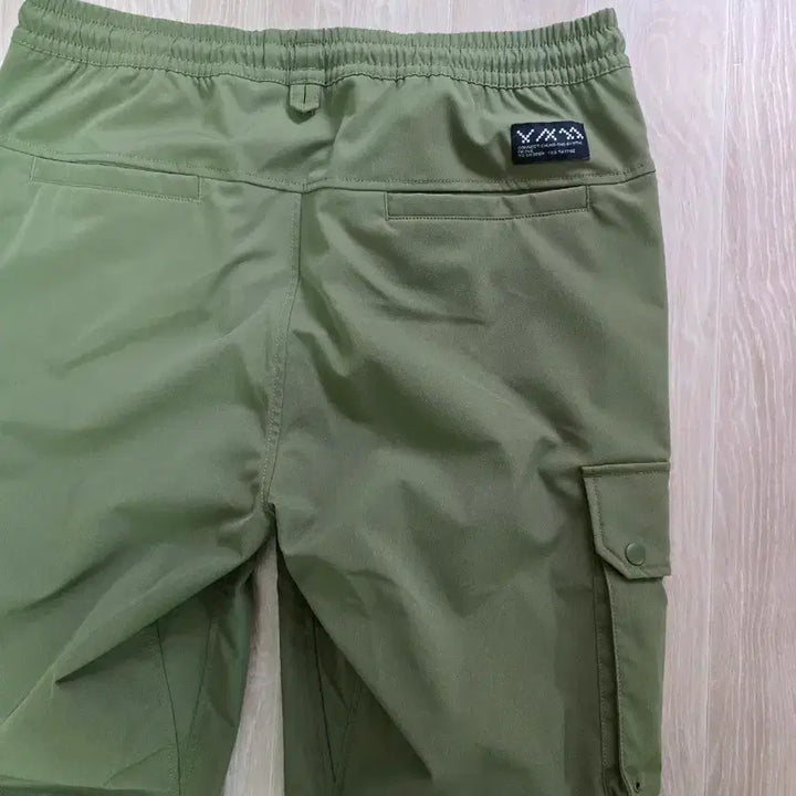 [SOLD OUT] (새상품) 아디다스 정품 우븐 카고 조거 팬츠 매장 한정판 15만원대