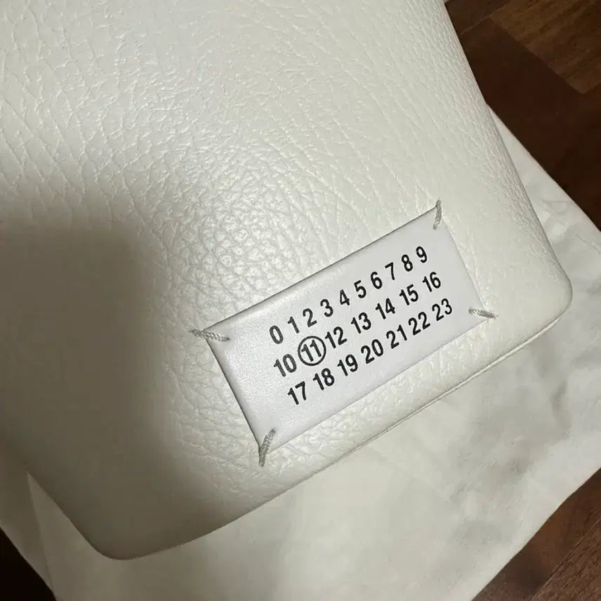 [BUNJANG] Maison Margiela Bucket Bag / 메종마르지엘라 버킷백