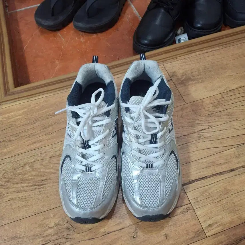 [BUNJANG] New Balance 530 Silver Sneakers / 뉴발란스 530 실버 운동화