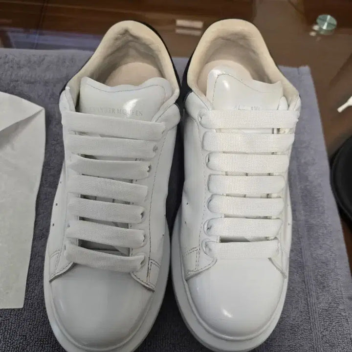 [SOLD OUT] 알렉산더 맥퀸 오버솔 스니커즈(정품)