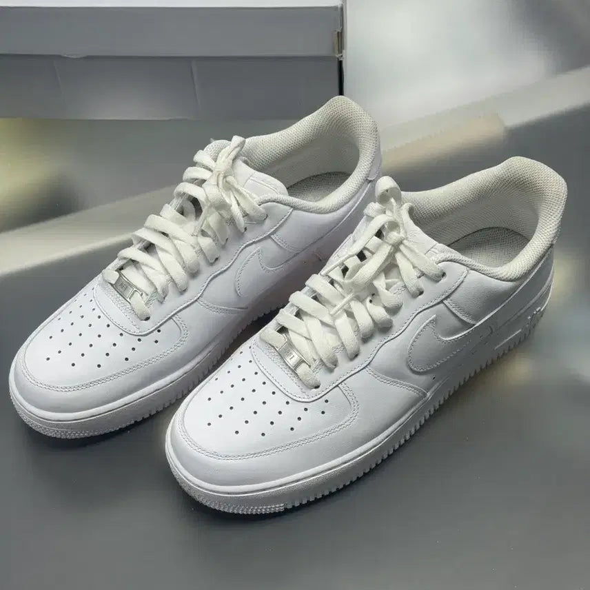[BUNJANG] Nike Air Force White Sneakers 280mm / 에어포스 화이트 280mm