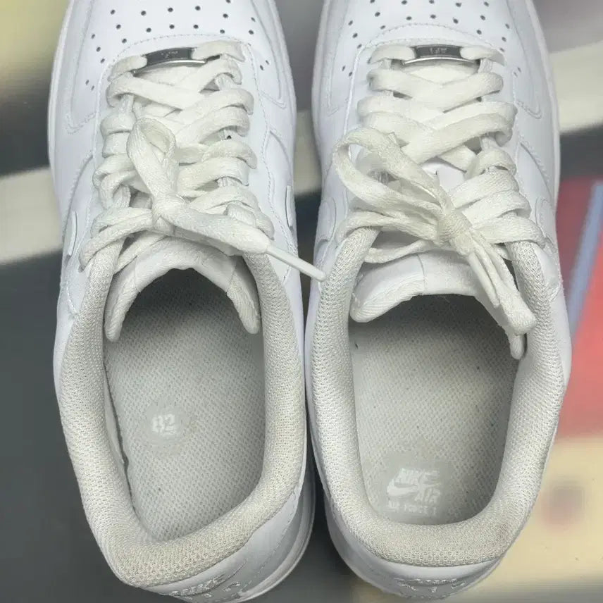 [BUNJANG] Nike Air Force White Sneakers 280mm / 에어포스 화이트 280mm