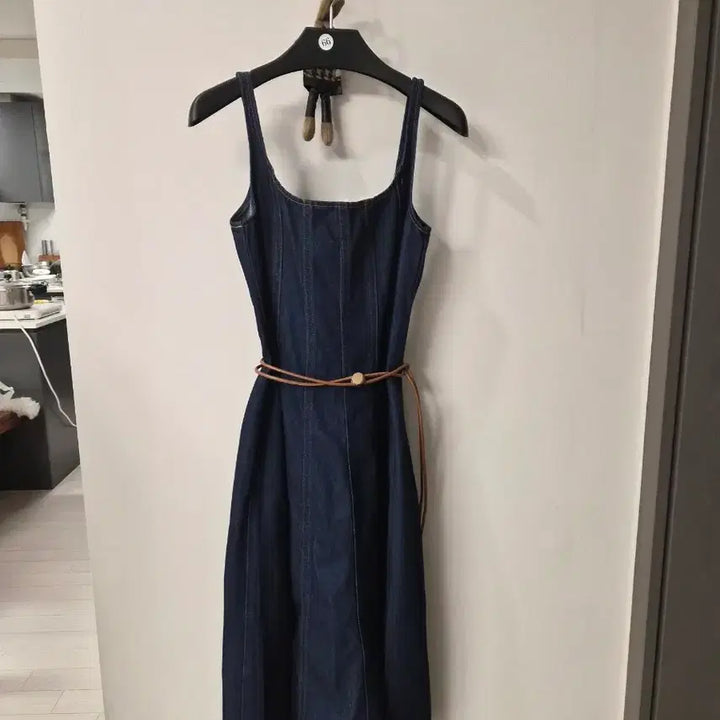 [SOLD OUT] H&amp;M 코르셋 라인 데님 미디 원피스 (EUR 34)