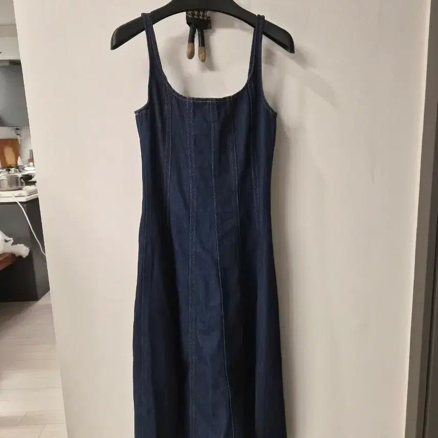 [SOLD OUT] H&amp;M 코르셋 라인 데님 미디 원피스 (EUR 34)