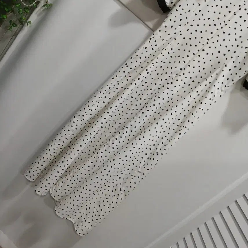 [BUNJANG] ANDYOU Dot Pattern Long Dress / 비에이유바이브라앤드앤유.도트 패턴롱 원피스(1)    55.사용감없음
