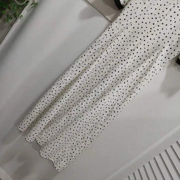 [BUNJANG] ANDYOU Dot Pattern Long Dress / 비에이유바이브라앤드앤유.도트 패턴롱 원피스(1)    55.사용감없음