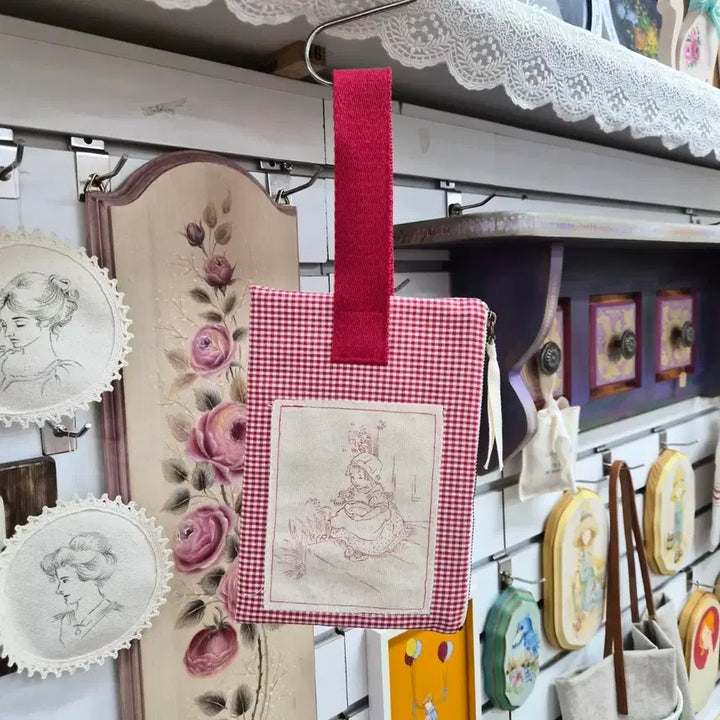 [BUNJANG] Handmade Red Checkered Pouch with Embroidery / 파우치형 핸들지갑