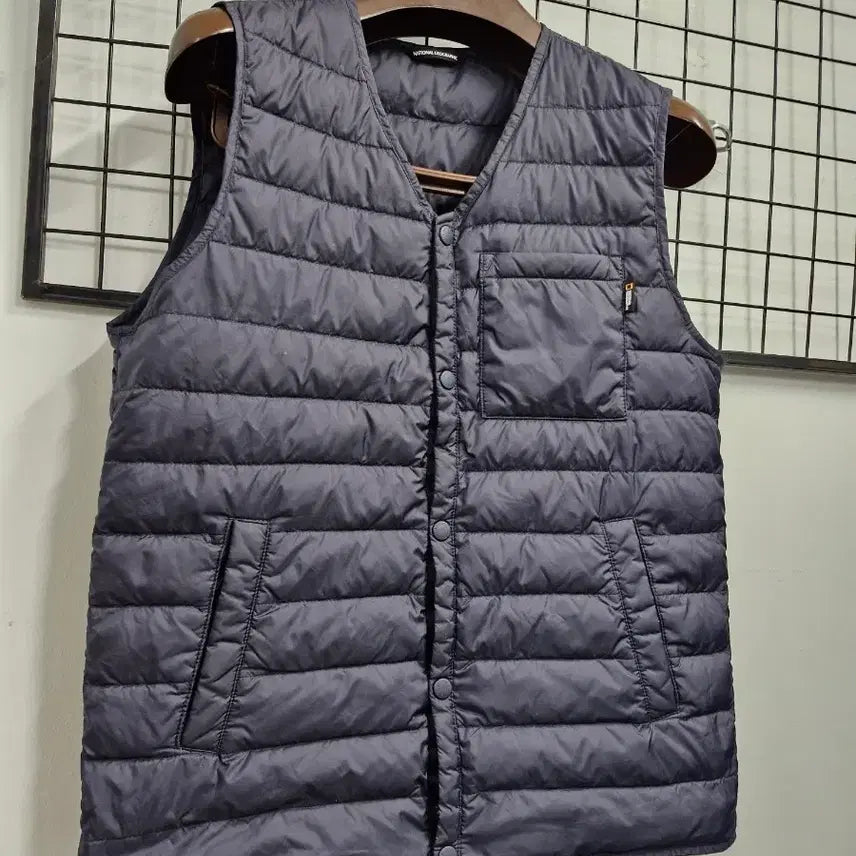 [BUNJANG] National Geographic Calis Light Down Vest / 95M 내셔널지오그래픽 칼리스 라이트 다운 조끼 베스트.