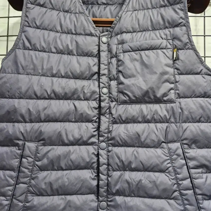 [BUNJANG] National Geographic Calis Light Down Vest / 95M 내셔널지오그래픽 칼리스 라이트 다운 조끼 베스트.