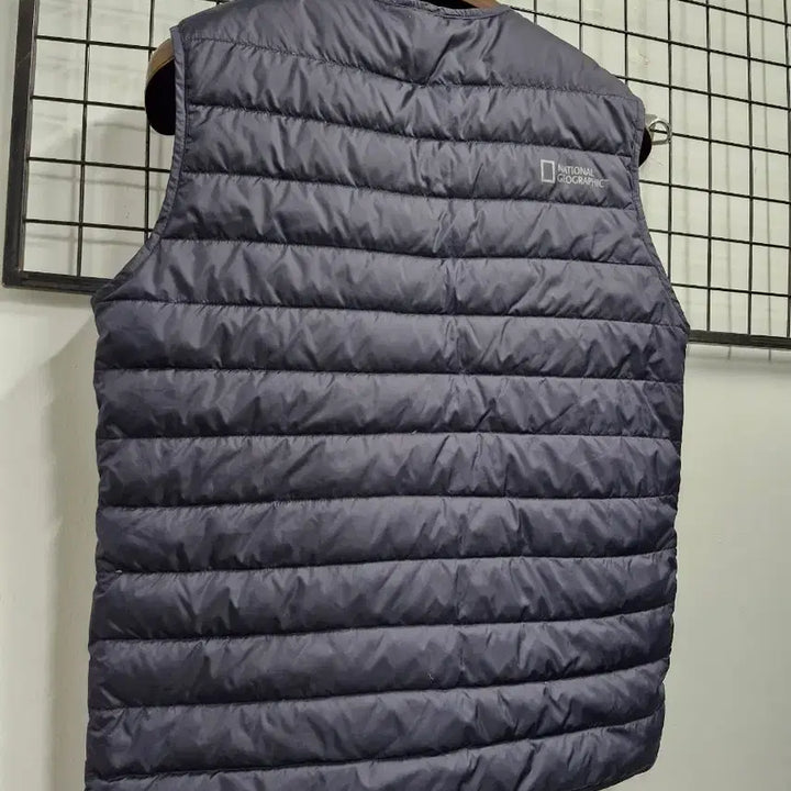 [BUNJANG] National Geographic Calis Light Down Vest / 95M 내셔널지오그래픽 칼리스 라이트 다운 조끼 베스트.