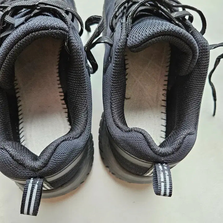 [BUNJANG] Fila Sneakers 250mm / 휠라 운동화 250호(245권유)