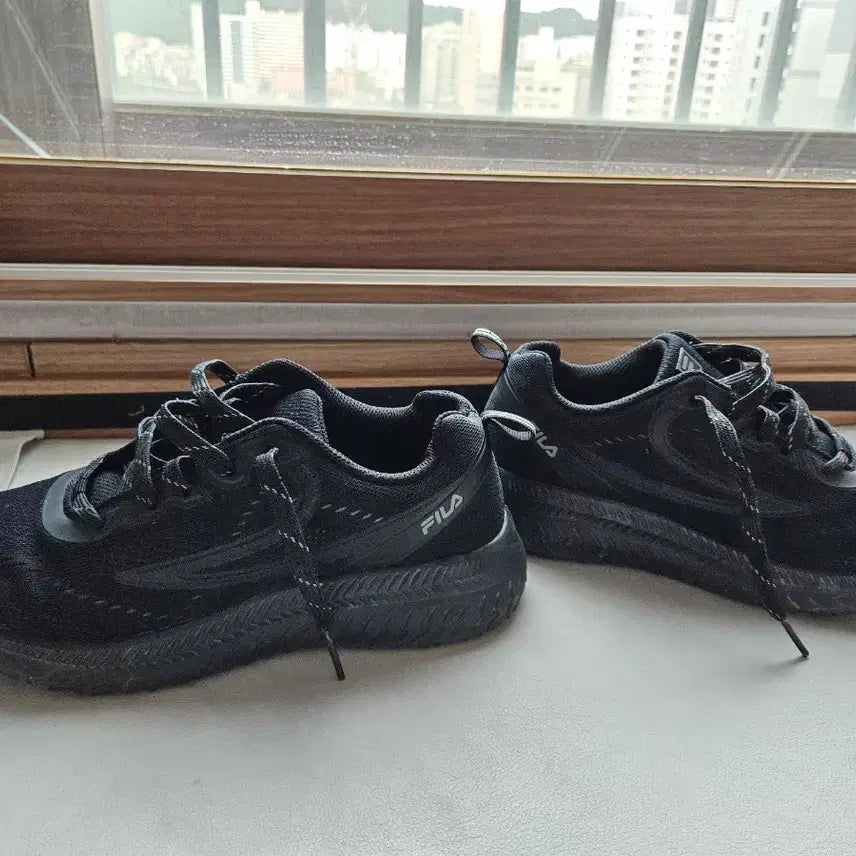 [BUNJANG] Fila Sneakers 250mm / 휠라 운동화 250호(245권유)