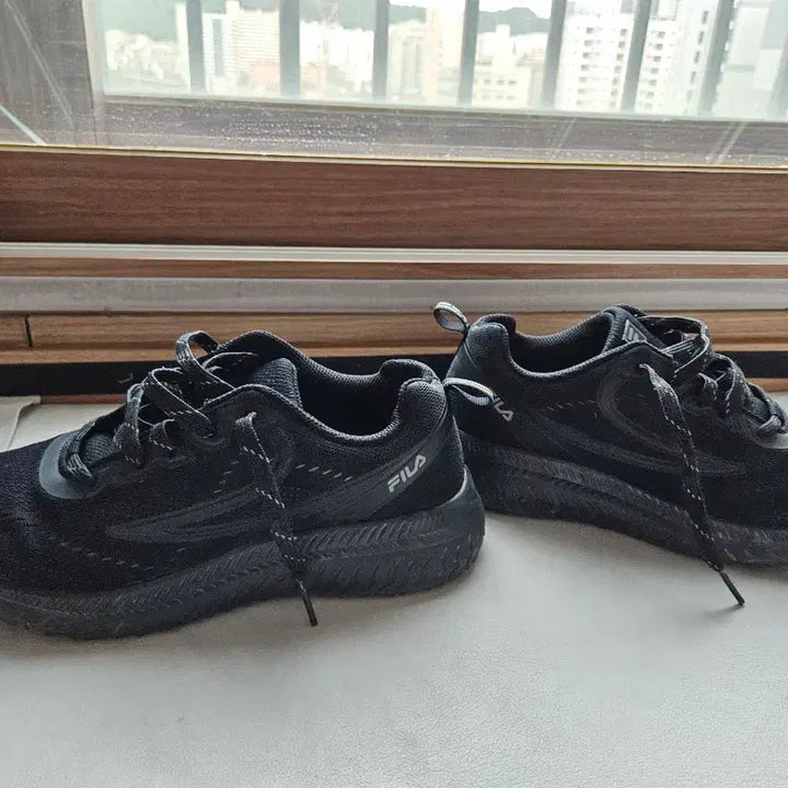 [BUNJANG] Fila Sneakers 250mm / 휠라 운동화 250호(245권유)