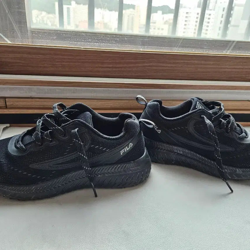 [BUNJANG] Fila Sneakers 250mm / 휠라 운동화 250호(245권유)