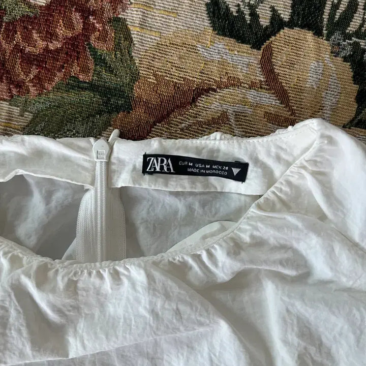 [BUNJANG] Zara White Cropped Blouse / 자라 화이트 크롭 블라우스