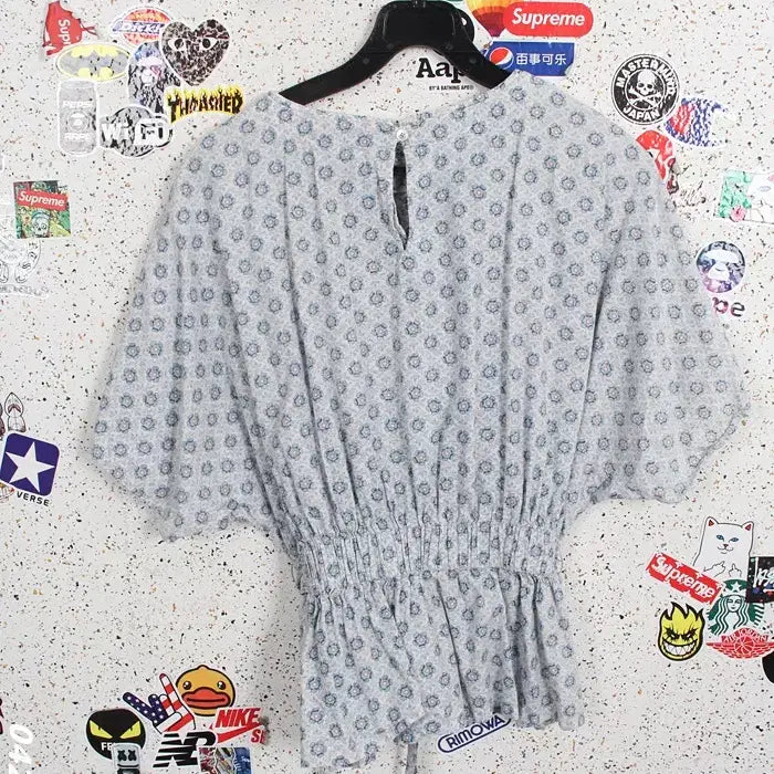 [SOLD OUT] 여성S/ 써스데이아일랜드 뒷밴딩 잔꽃 블라우스