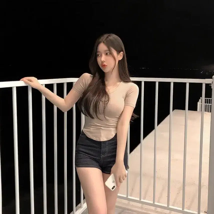 [BUNJANG] U-Neck Round Hem Short-Sleeve T-Shirt / (새상품)유넥 밑단 라운드 반팔티 굴림티 글램티