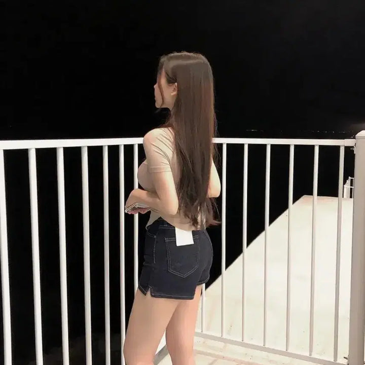 [BUNJANG] U-Neck Round Hem Short-Sleeve T-Shirt / (새상품)유넥 밑단 라운드 반팔티 굴림티 글램티
