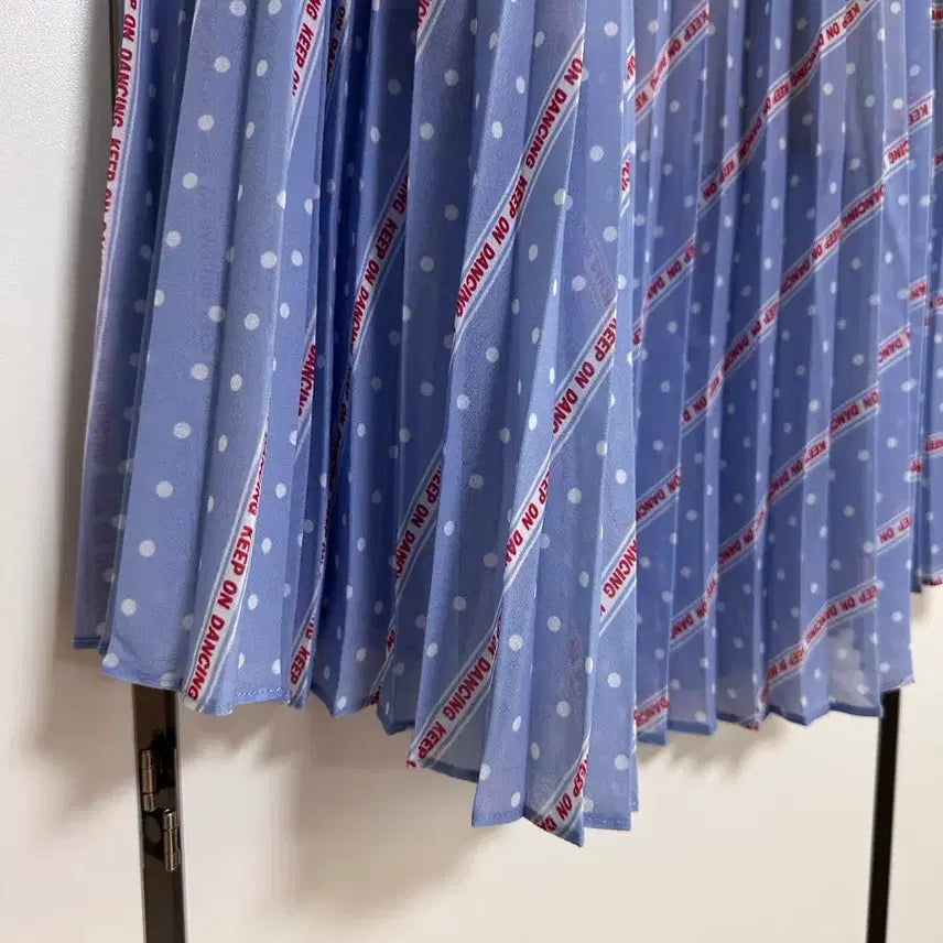 [SOLD OUT] 산드로  밴딩 플리츠 스커트 새거같아요 55