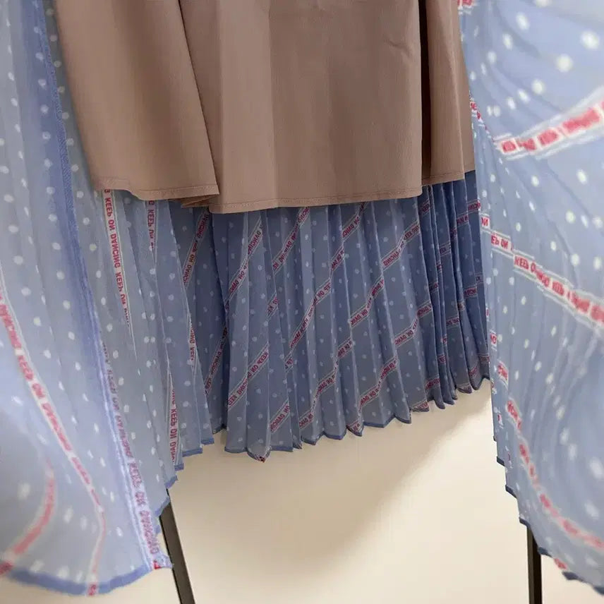 [SOLD OUT] 산드로  밴딩 플리츠 스커트 새거같아요 55