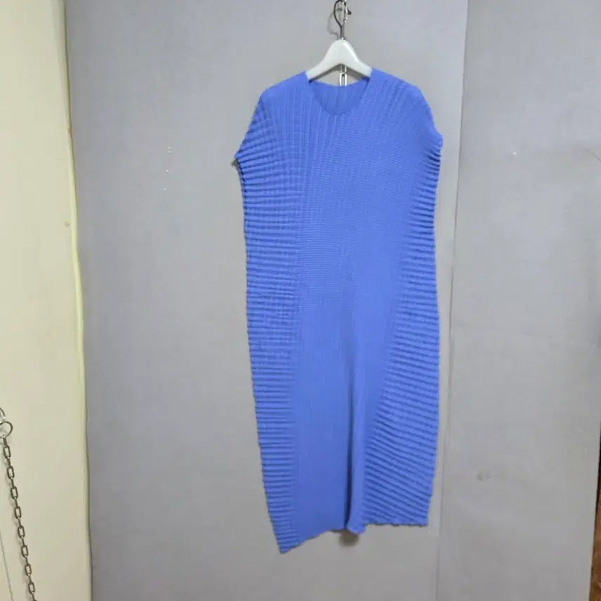 [BUNJANG] Pleats Me Blue Unbalanced Dress FF / 플리츠미 언바란스한 블루 원피스 FF   n4353