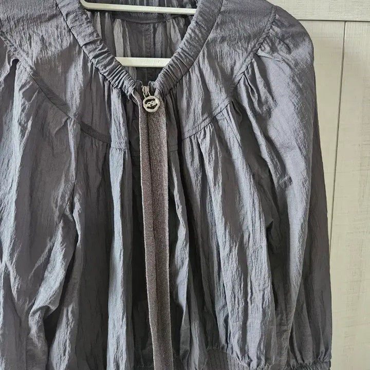 [SOLD OUT] 한섬 오즈세컨 챠콜 셔링 롱 슬리브 집업 점퍼