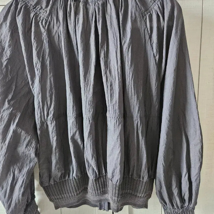[SOLD OUT] 한섬 오즈세컨 챠콜 셔링 롱 슬리브 집업 점퍼
