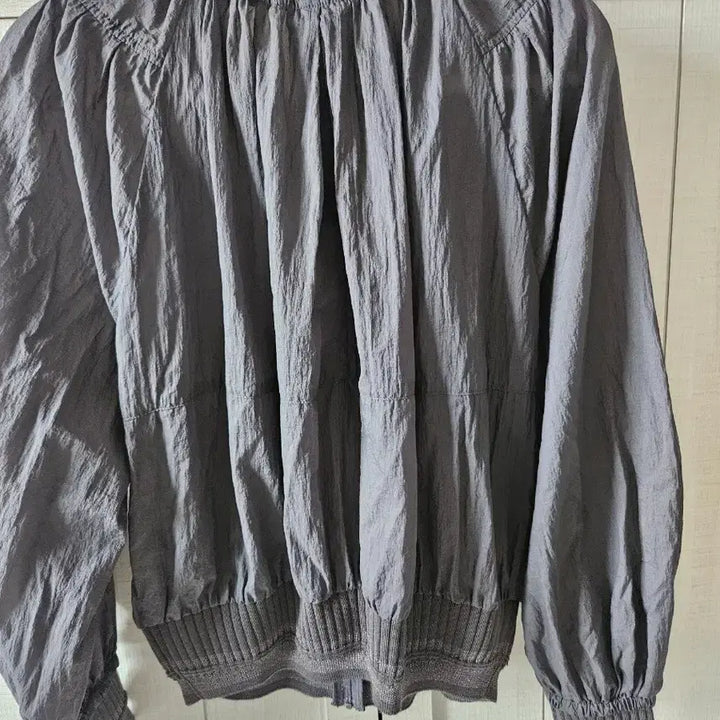 [SOLD OUT] 한섬 오즈세컨 챠콜 셔링 롱 슬리브 집업 점퍼