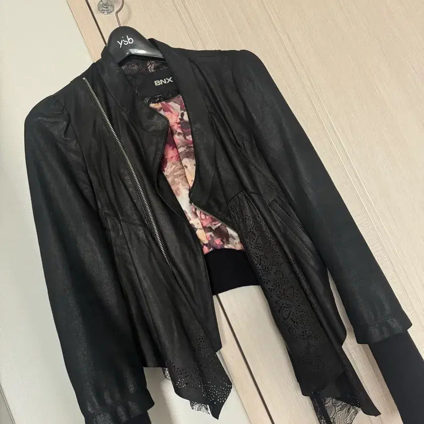 [BUNJANG] BNX Vintage Lambskin Leather Jacket with Lace Detail / BNX 양가죽 빈티지 자켓 레이스 포인트