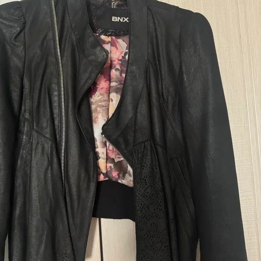 [BUNJANG] BNX Vintage Lambskin Leather Jacket with Lace Detail / BNX 양가죽 빈티지 자켓 레이스 포인트