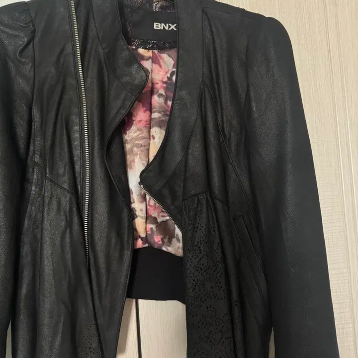 [BUNJANG] BNX Vintage Lambskin Leather Jacket with Lace Detail / BNX 양가죽 빈티지 자켓 레이스 포인트