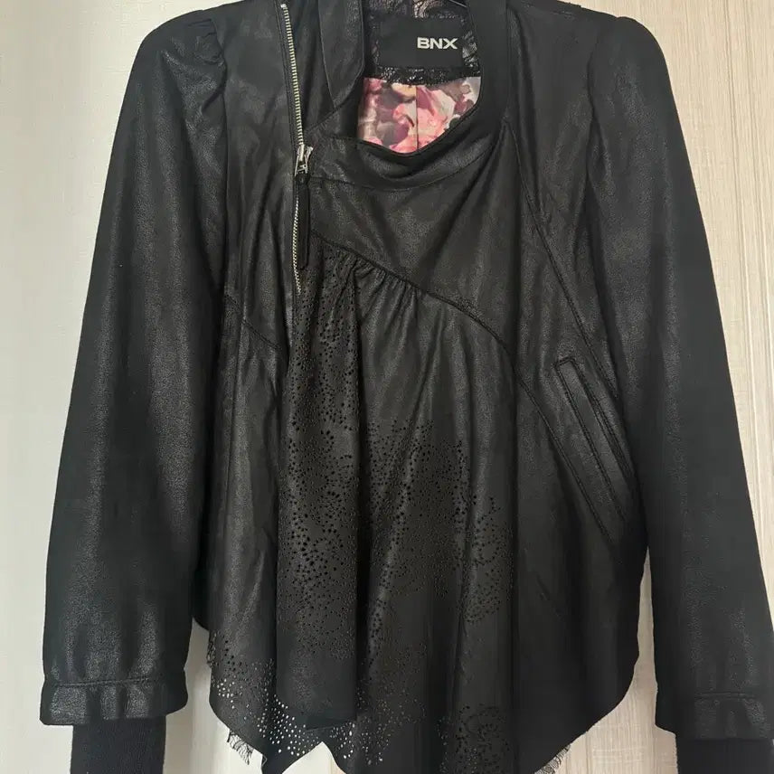 [BUNJANG] BNX Vintage Lambskin Leather Jacket with Lace Detail / BNX 양가죽 빈티지 자켓 레이스 포인트
