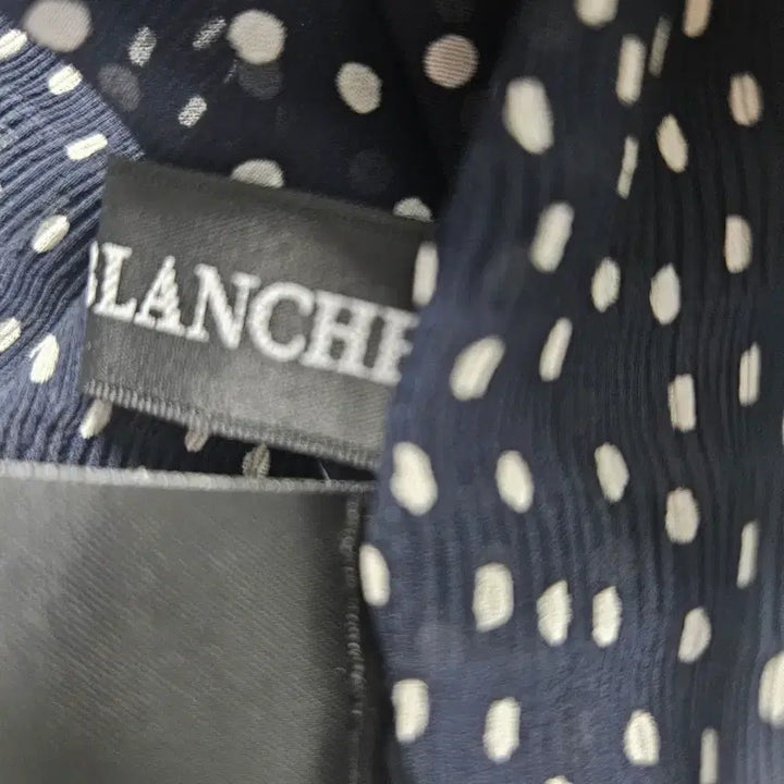 [BUNJANG] LAPINE BLANCHE Blouse / 라피네 블랑쉐 블라우스 LAPINE BLANCHE