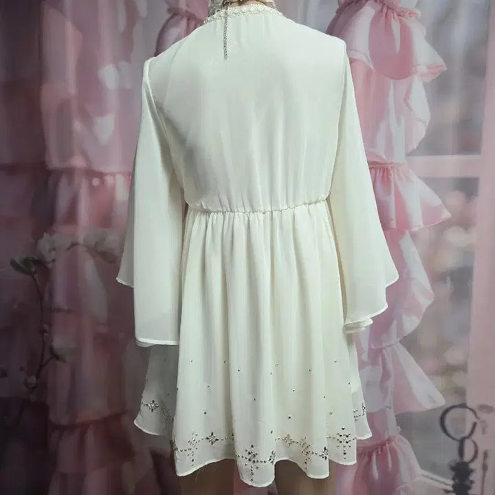 [BUNJANG] INGNI V-Neck Blouse / INGNI 잉그니 여신 브이넥 블라우스