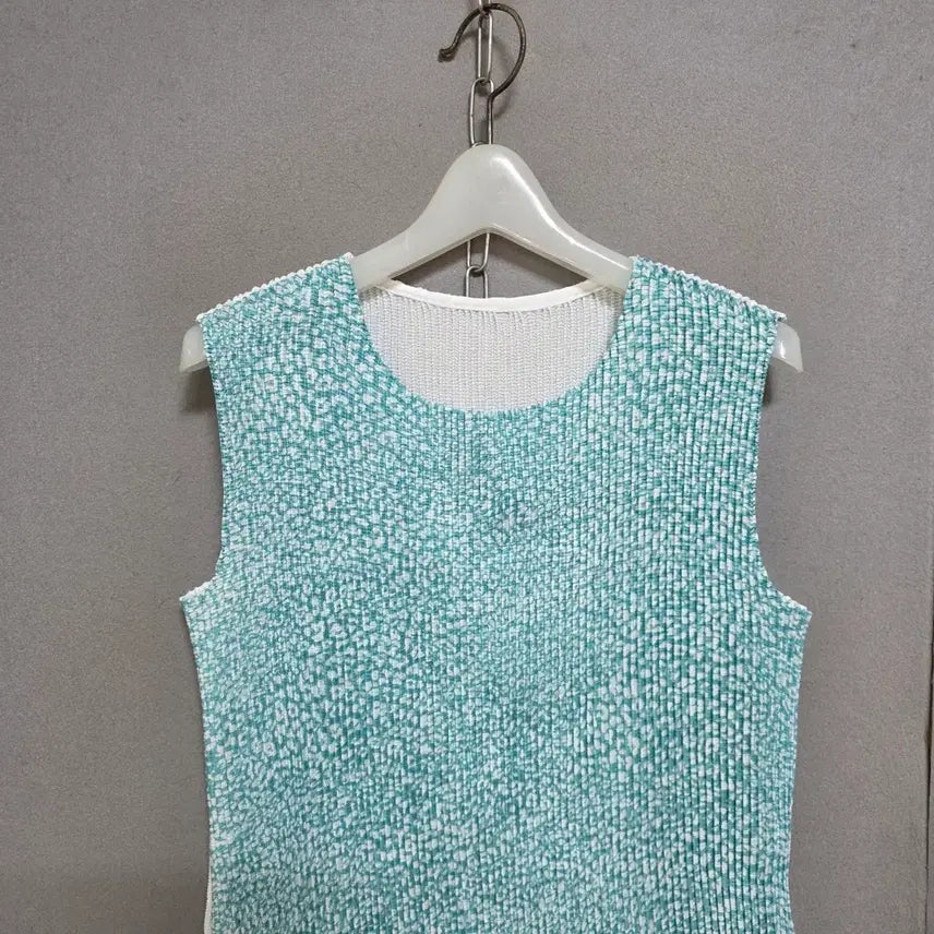 [BUNJANG] Lavita Junko Pleated Tank Top / 라비타준코 플리츠 나시 티셔츠 M  n4357