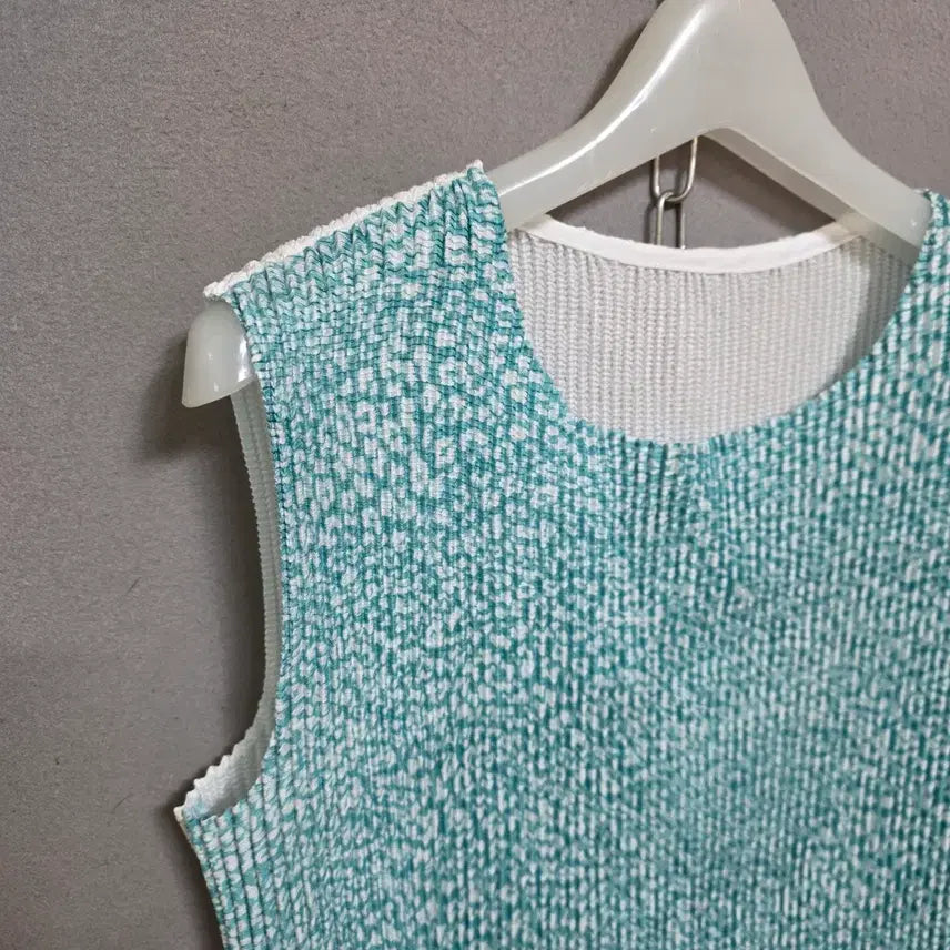 [BUNJANG] Lavita Junko Pleated Tank Top / 라비타준코 플리츠 나시 티셔츠 M  n4357
