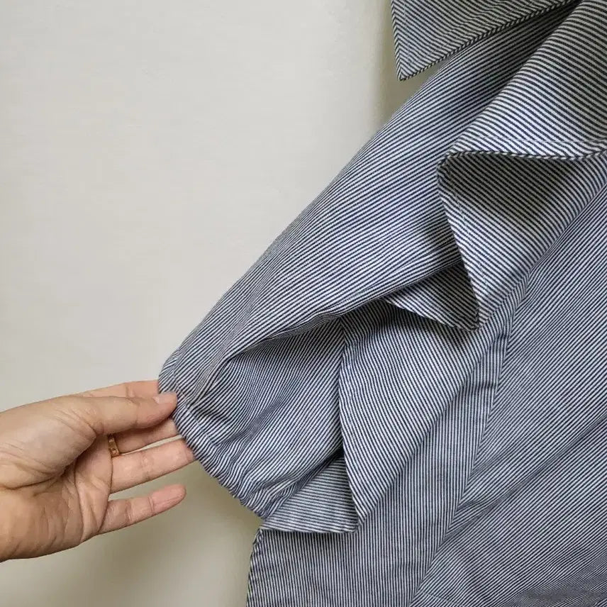 [SOLD OUT] RAON 소매 퍼프 블라우스 프리