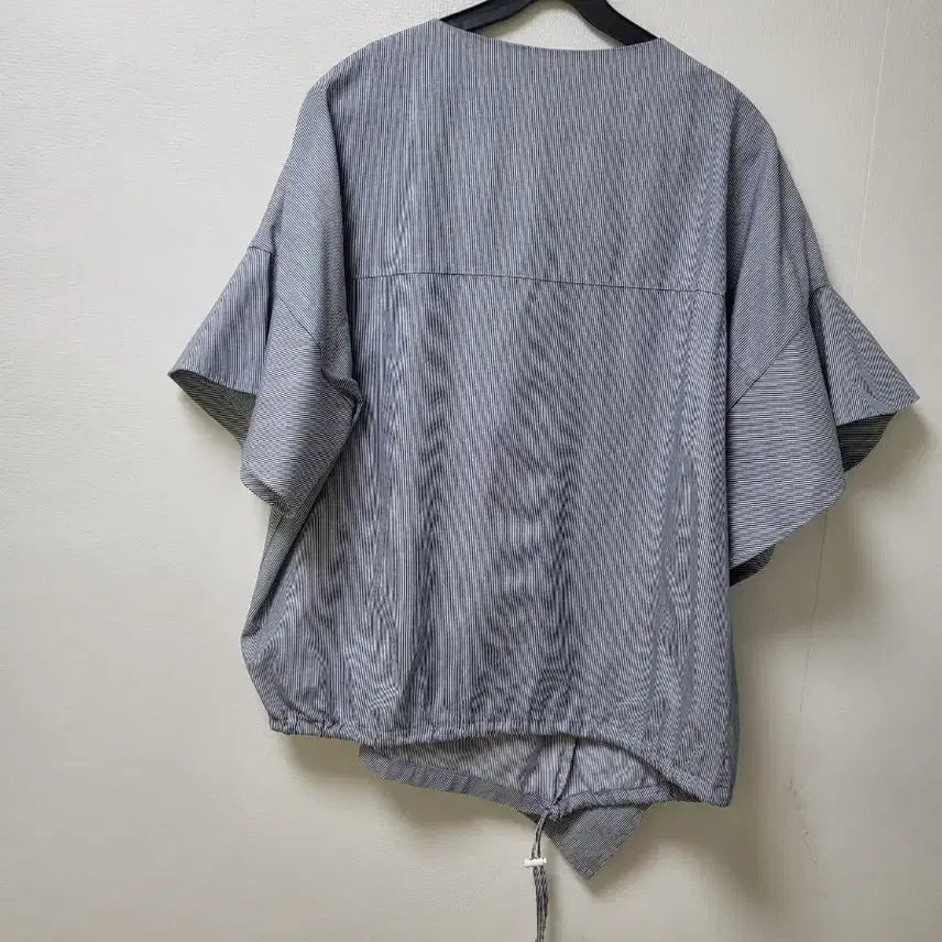 [SOLD OUT] RAON 소매 퍼프 블라우스 프리