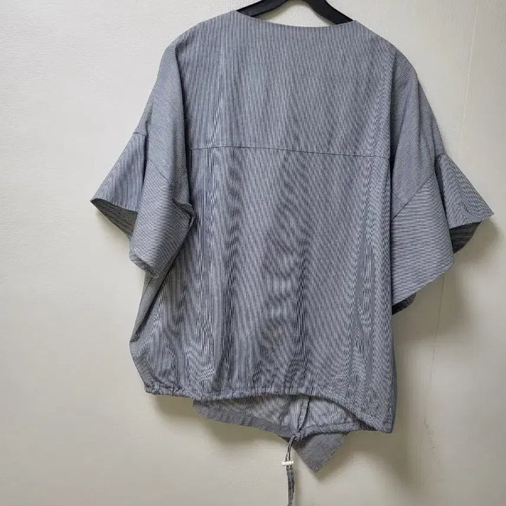 [SOLD OUT] RAON 소매 퍼프 블라우스 프리