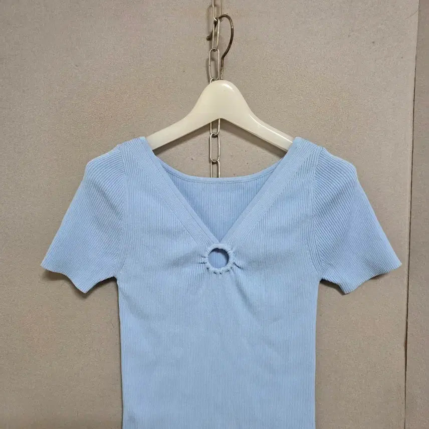 [BUNJANG] Sandro Sky Blue V-neck Knit Top / 산드로 하늘색 브이넥 니트 1   n4359