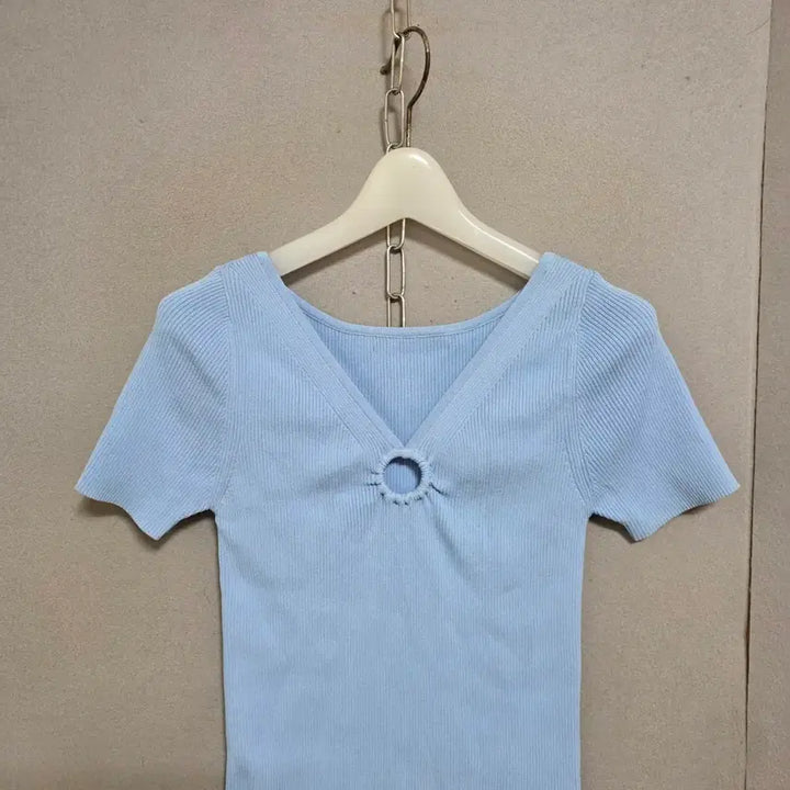 [BUNJANG] Sandro Sky Blue V-neck Knit Top / 산드로 하늘색 브이넥 니트 1   n4359